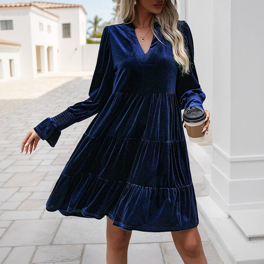 Damen Velvet-Kleid mit V-Ausschnitt und voluminösem Rüschendesign R&B