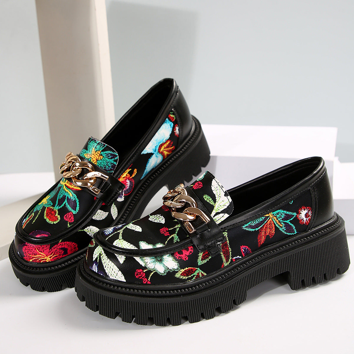 Damen Mokassins mit floralem Design und glänzender Kettenapplikation R&B