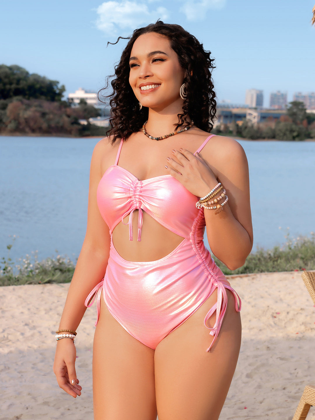 Damen Einteiliger Badeanzug mit aufregendem Cut-Out und Rüschen R&B