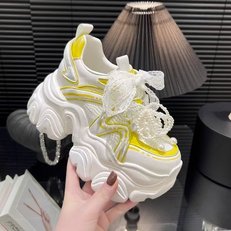 Damen modische Sneakers mit dekorativen Perlen und luftiger Mesh-Oberfläche R&B