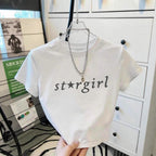 Damen Crop-T-Shirt mit R&Brnem Schriftzug und figurbetontem Schnitt R&B