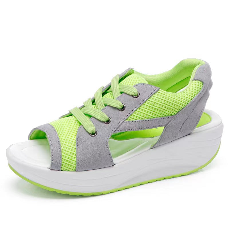 Damen Sportliche Keilsandalen mit atmungsaktiven Mesh-Elementen und elastischem Schnürsystem