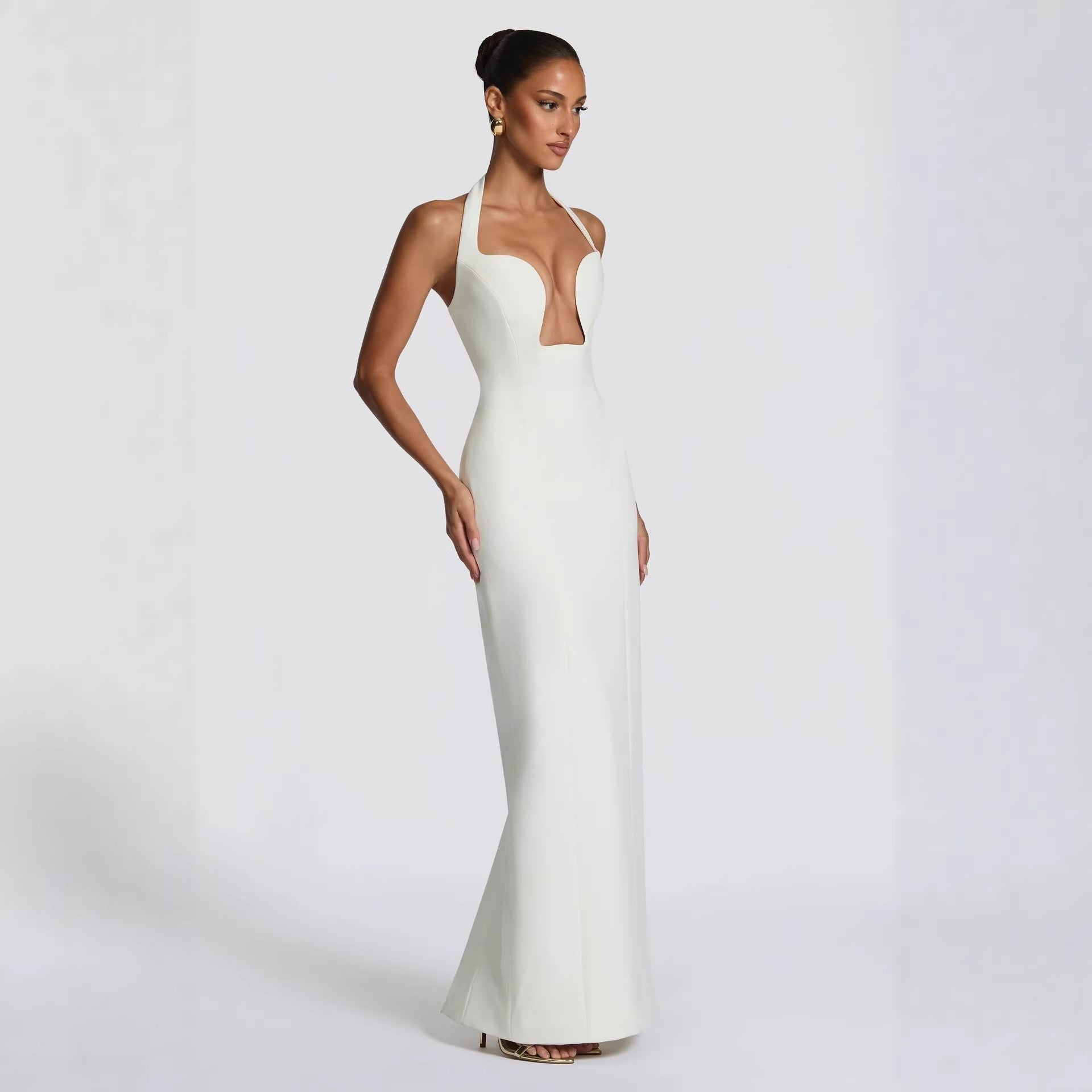 Damen Abendkleid mit tiefem V-Ausschnitt und figurbetontem Schnitt R&B