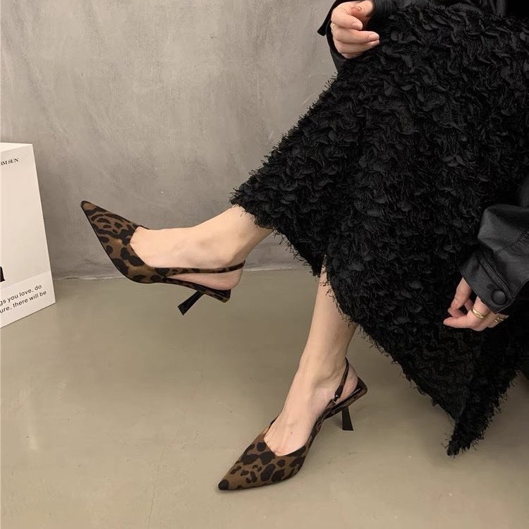 Damen Slingback-Pumps mit glänzender Oberfläche und komfortablem Absatz EB