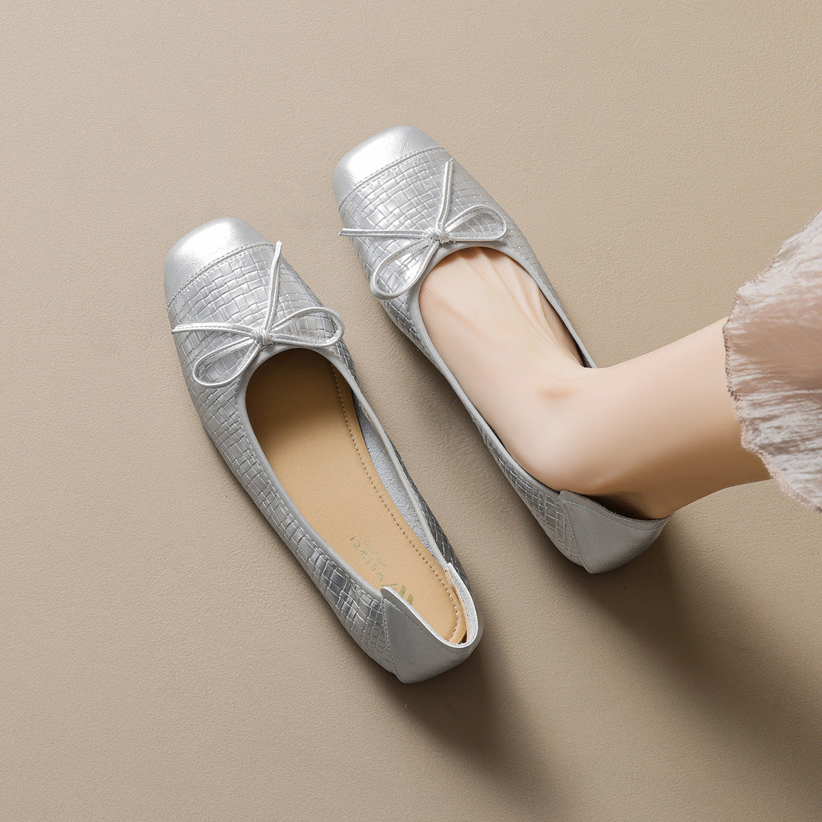 Damen Ballerinas aus hochwertigem Leder mit filigranem Schleifendetail