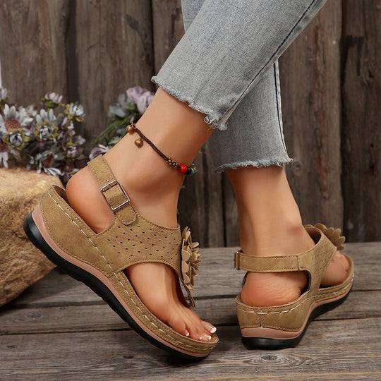 Damen Komfortable Zehentrenner-Sandalen mit floralem Dekor R&B