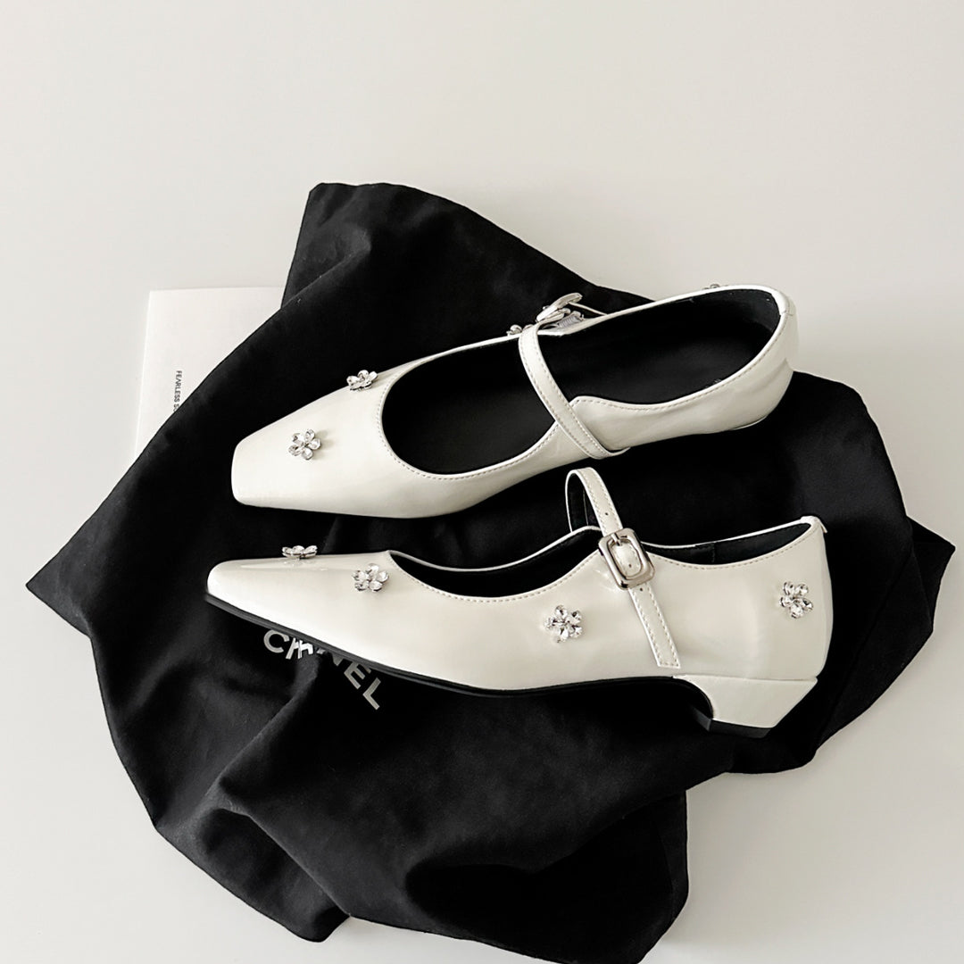 Damen Ballerina Schuhe mit dekorativen Blumenapplikationen und Riemen R&B