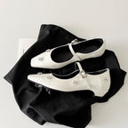 Damen Ballerina Schuhe mit dekorativen Blumenapplikationen und Riemen