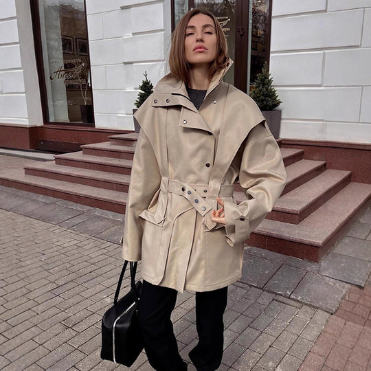 Damen Kunstleder-Mantel mit breitem Kragen und praktischen Taschen R&B