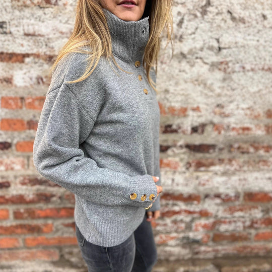 Damen modischer Strickpullover mit Knopfdetails und hohem Kragen R&B