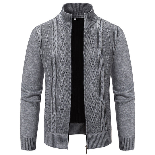 Herren Strickjacke mit modernem Zopfmuster und hochgeschlossenem Kragen R&B