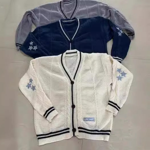 Damen Grobstrickjacke mit einzigartiger Zopfstruktur und dekorativen Sternen R&B