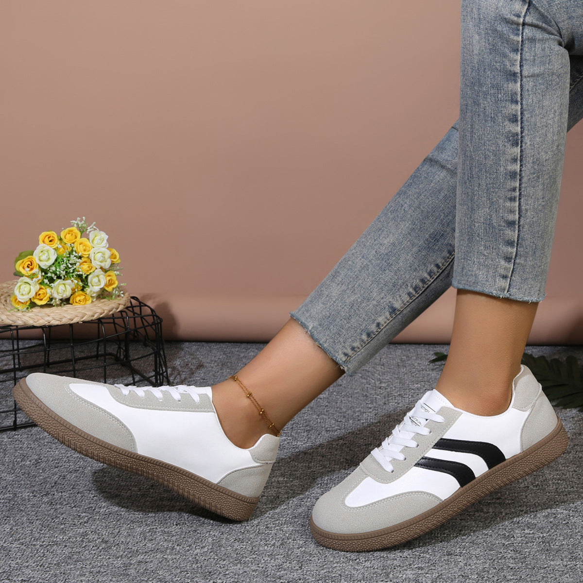 Damen Sportliche Sneakers mit weichem Obermaterial und rutschfester Sohle R&B