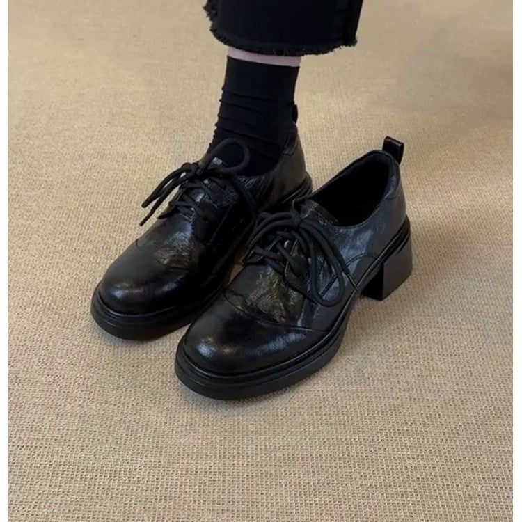 Damen Elegante Schnürschuhe mit modernem Blockabsatz und glänzender Oberfläche
