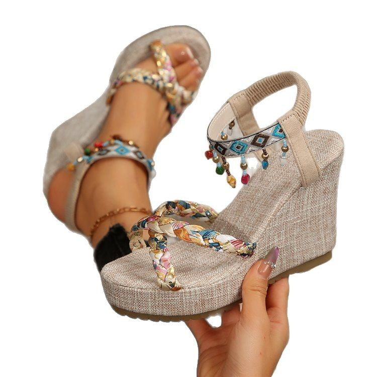 Damen Wedge-Sandalen mit buntem Geometrie-Muster und stylishen Riemen R&B