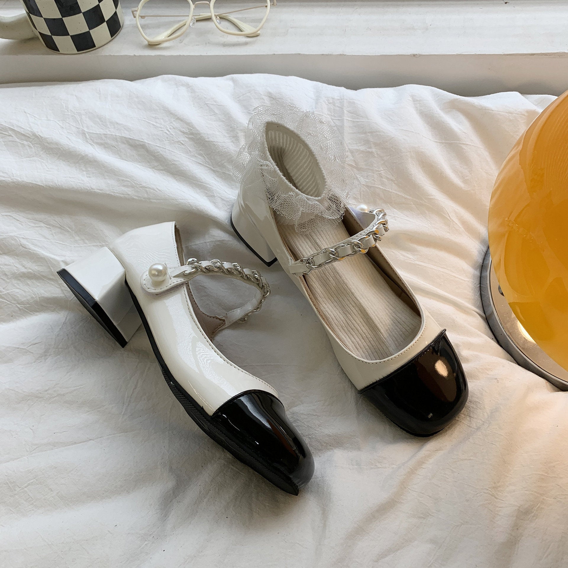 Damen Elegante Ballerinas mit modischen Riemen und detailreicher Faltenoptik R&B