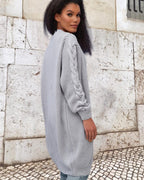 Damen Grobstrickmantel mit eleganten Zopfdetails und lässigem Schnitt R&B