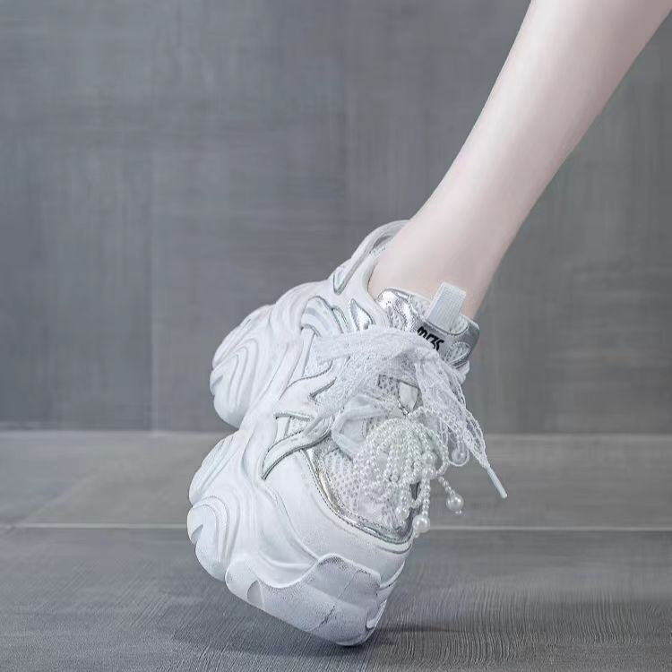 Damen Sportliche Plateau-Sneaker mit dekorativer Schnürung