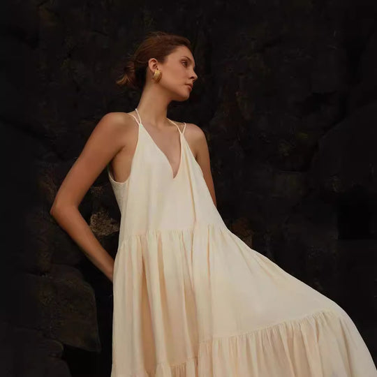 Damen Maxikleid mit tiefem V-Ausschnitt und voluminösem Rock R&B