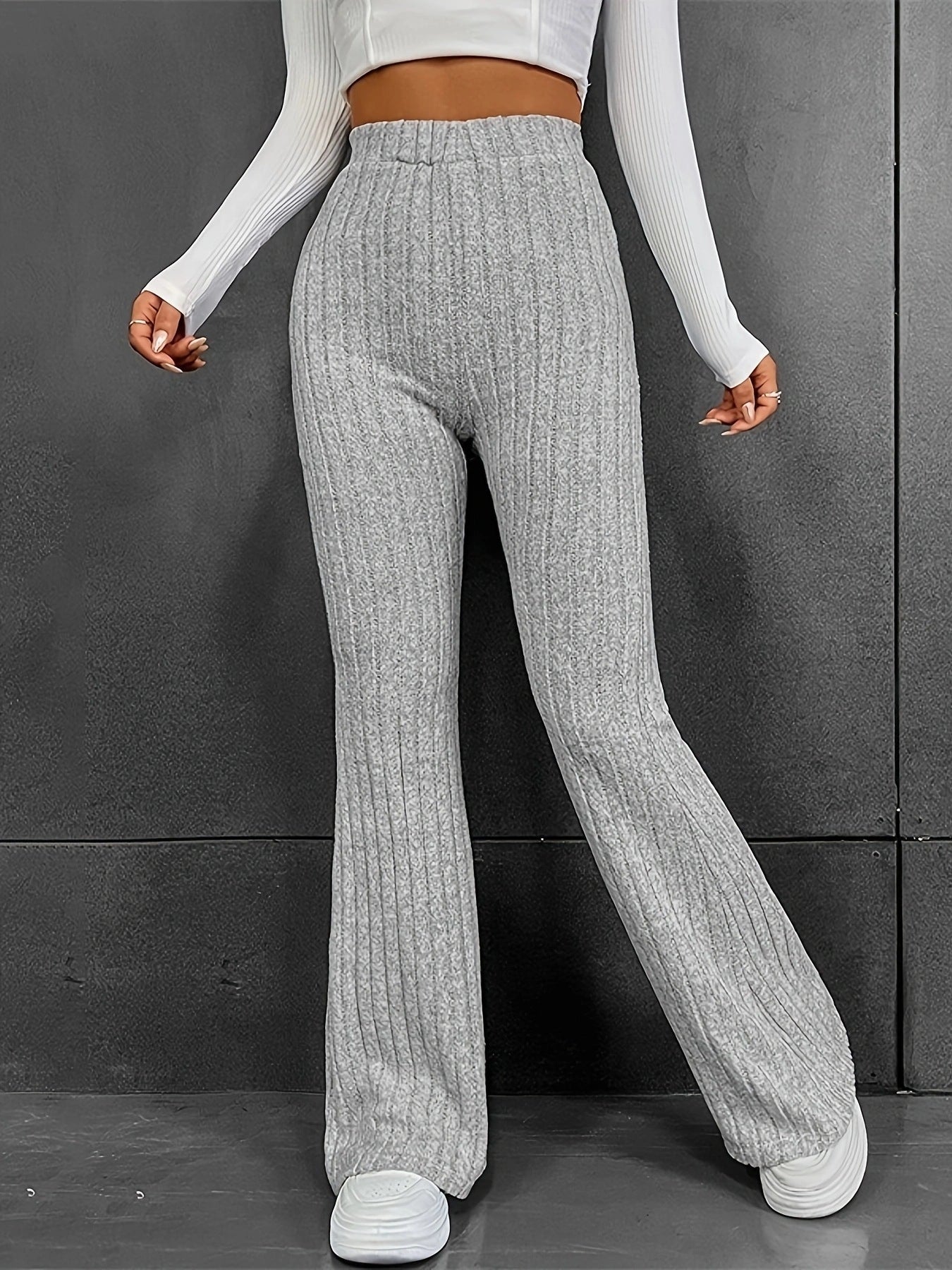 Damen Flared Stretch-Hose mit vertikalem Rippmuster R&B