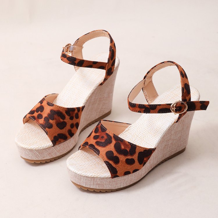 Damen Keil-Sandalen mit geflochtenem Riemendesign und komfortabler Sohle R&B