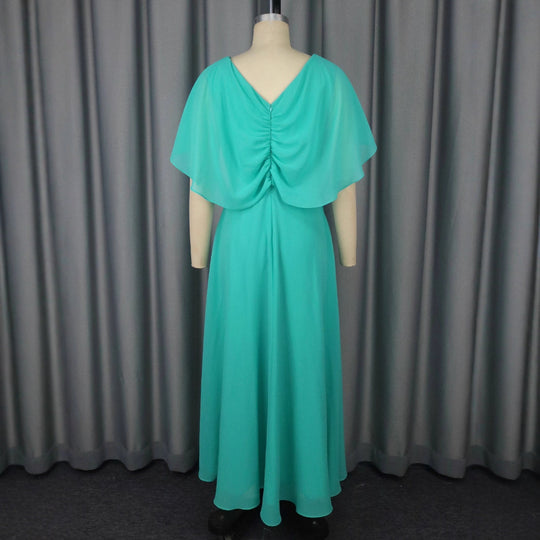 Damen elegantes Maxi-Kleid mit schickem Faltendesign und glamouröser Brosche R&B