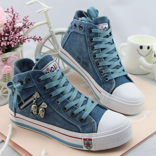 Damen trendige Hochtop-Sneaker mit modischen Totenkopf-Applikationen R&B