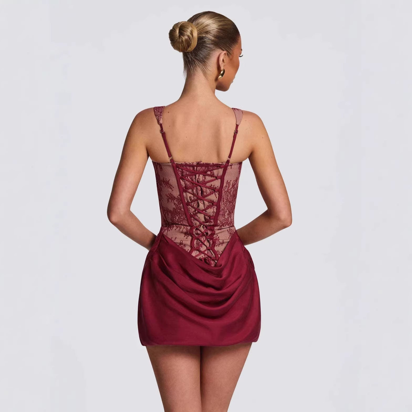 Damen Korsett-Kleid mit luxuriösen Spitzenakzenten und drapiertem Rock R&B