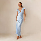 Damen Elegantes Maxikleid mit tiefem V-Ausschnitt und fließendem Satinmaterial R&B