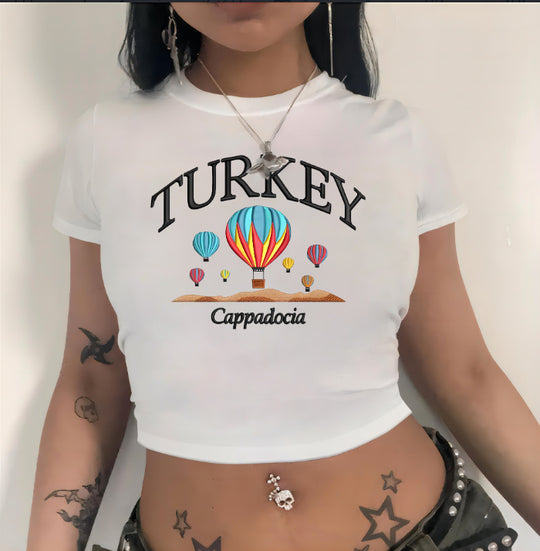 Damen Crop-T-Shirt mit animalistischem Lippenmotiv und auffälligem Schriftzug R&B