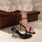 Damen Elegante Slingback-Pumps mit verstellbarem Riemen und dekorativem Schleifendetail R&B