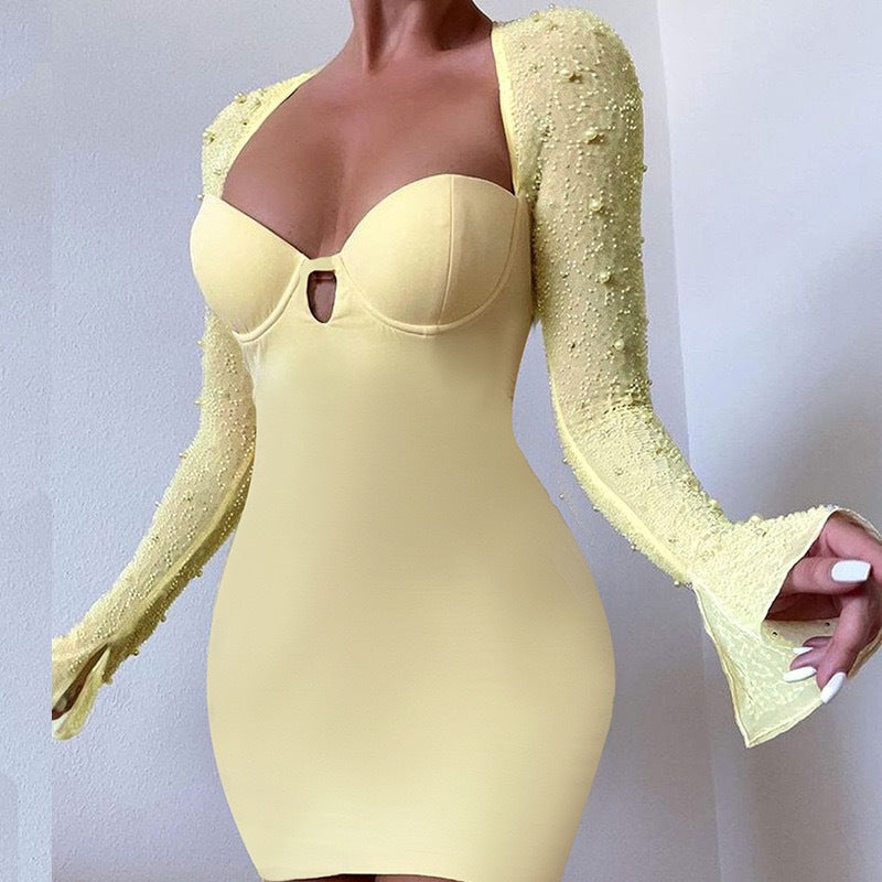 Damen Figurnahes Kleid mit beeindruckenden Puffärmeln und elegantem Ausschnitt R&B