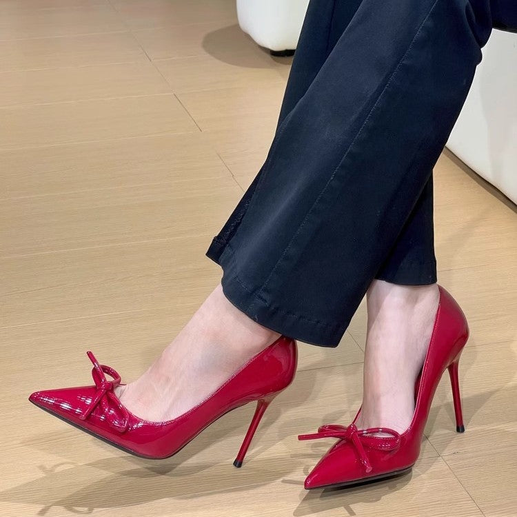 Damen elegante Pumps mit dekorativer Schleifenapplikation und hochglänzendem Finish R&B