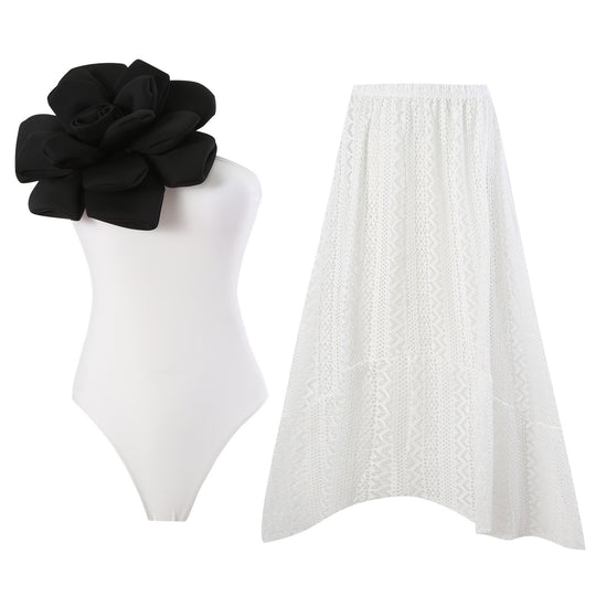 Damen Eleganter Badeanzug mit großem Blumen-Detail und transparentem Überrock R&B