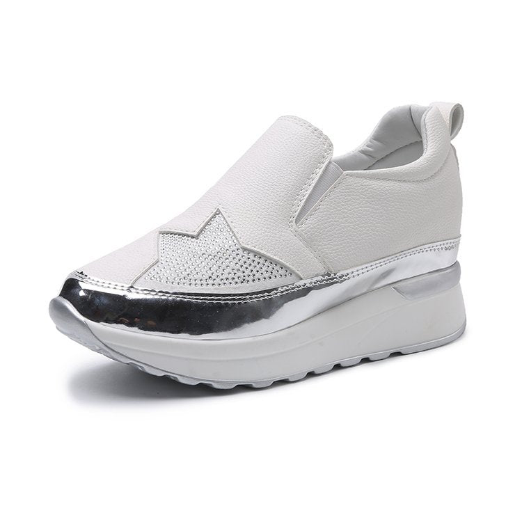 Damen sportliche Slip-On Sneakers mit glänzender Korksohle R&B
