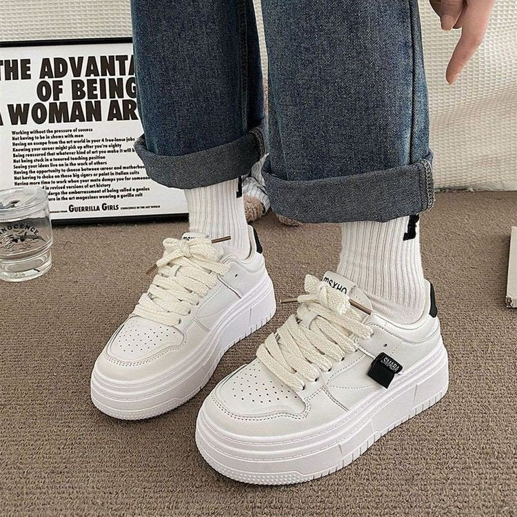 Damen Chunky Lifestyle-Sneaker mit eleganter Plateausohle und sportlichen Akzenten R&B
