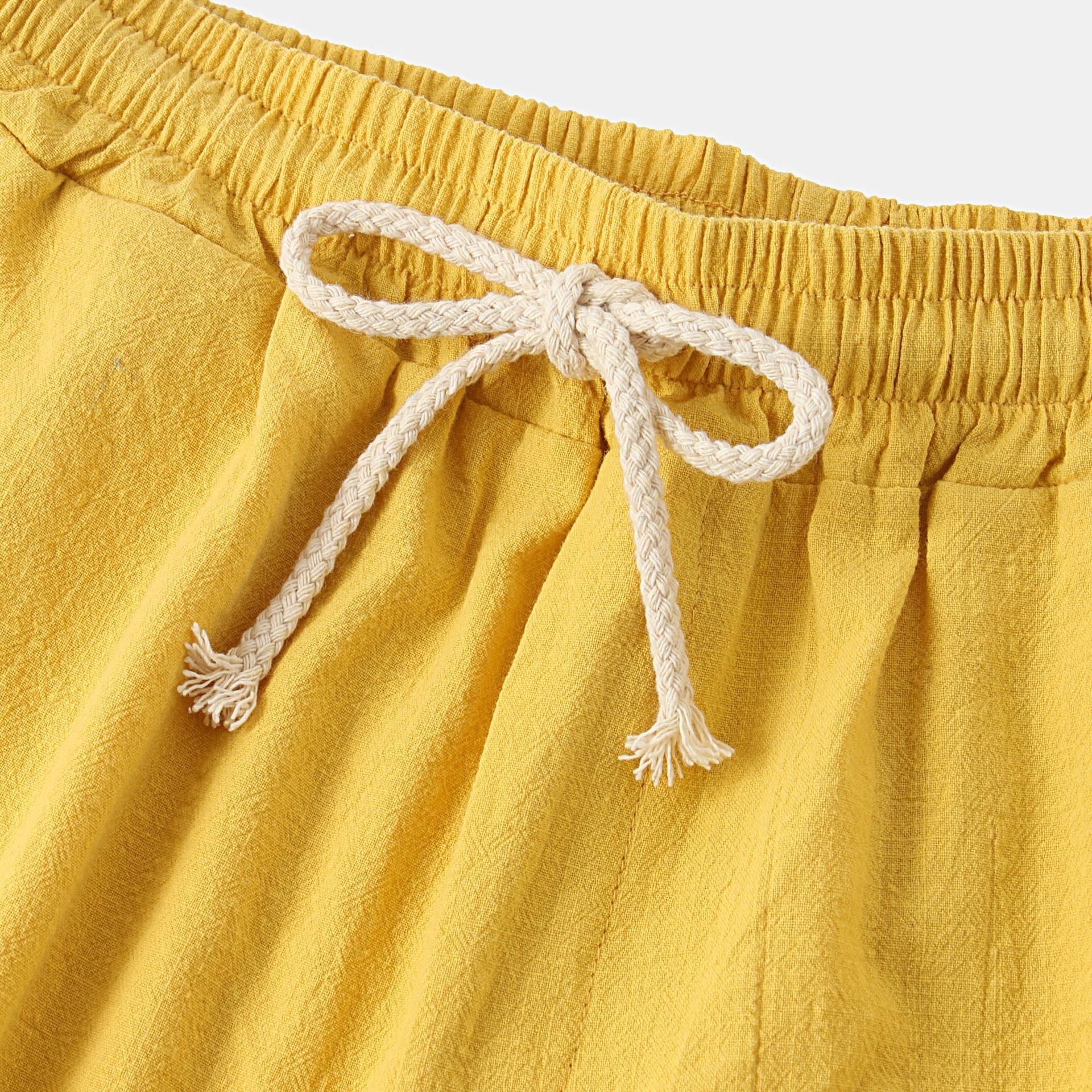Damen Pyjama-Set aus leichtem, atmungsaktivem Stoff mit knöpfbarem Oberteil und elastischem Bund
