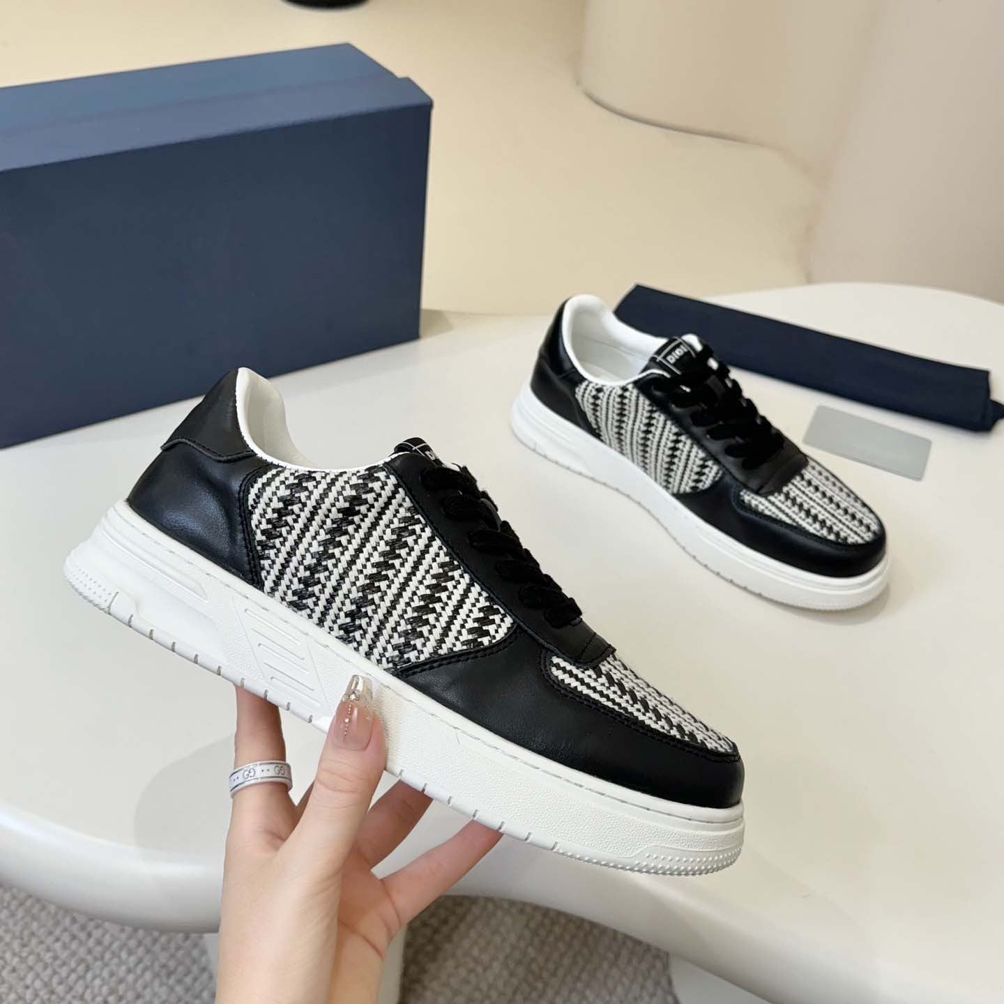 Damen Sneakers mit strukturierter Oberflächenkombination und gepolsterter Sohle R&B