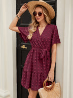 Damen Wickelkleid mit raffinierten Rüschendetails und floralem Relief R&B