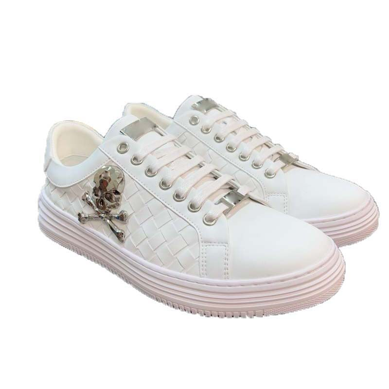 Damen modische Sneakers mit geflochtenem Design und auffälligem Totenkopf-Element R&B