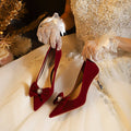 Damen elegante Pumps mit zierlichem Schleifenakzent und glitzernden Applikationen