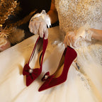 Damen elegante Pumps mit zierlichem Schleifenakzent und glitzernden Applikationen