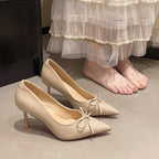 Damen stilvolle und elegante spitze Pumps mit Schleifen-Detail