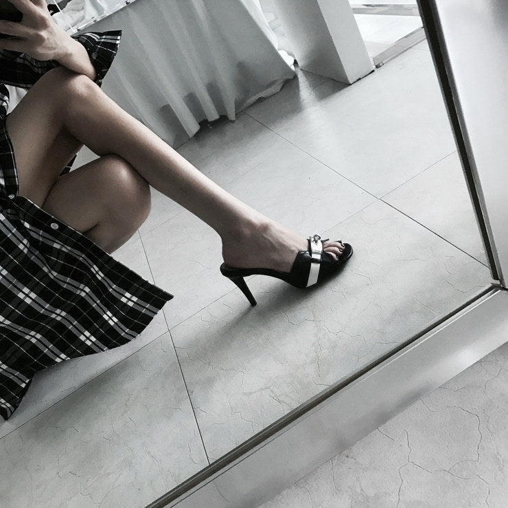 Damen Elegante Absatzpantoletten mit schickem Kettendetail R&B