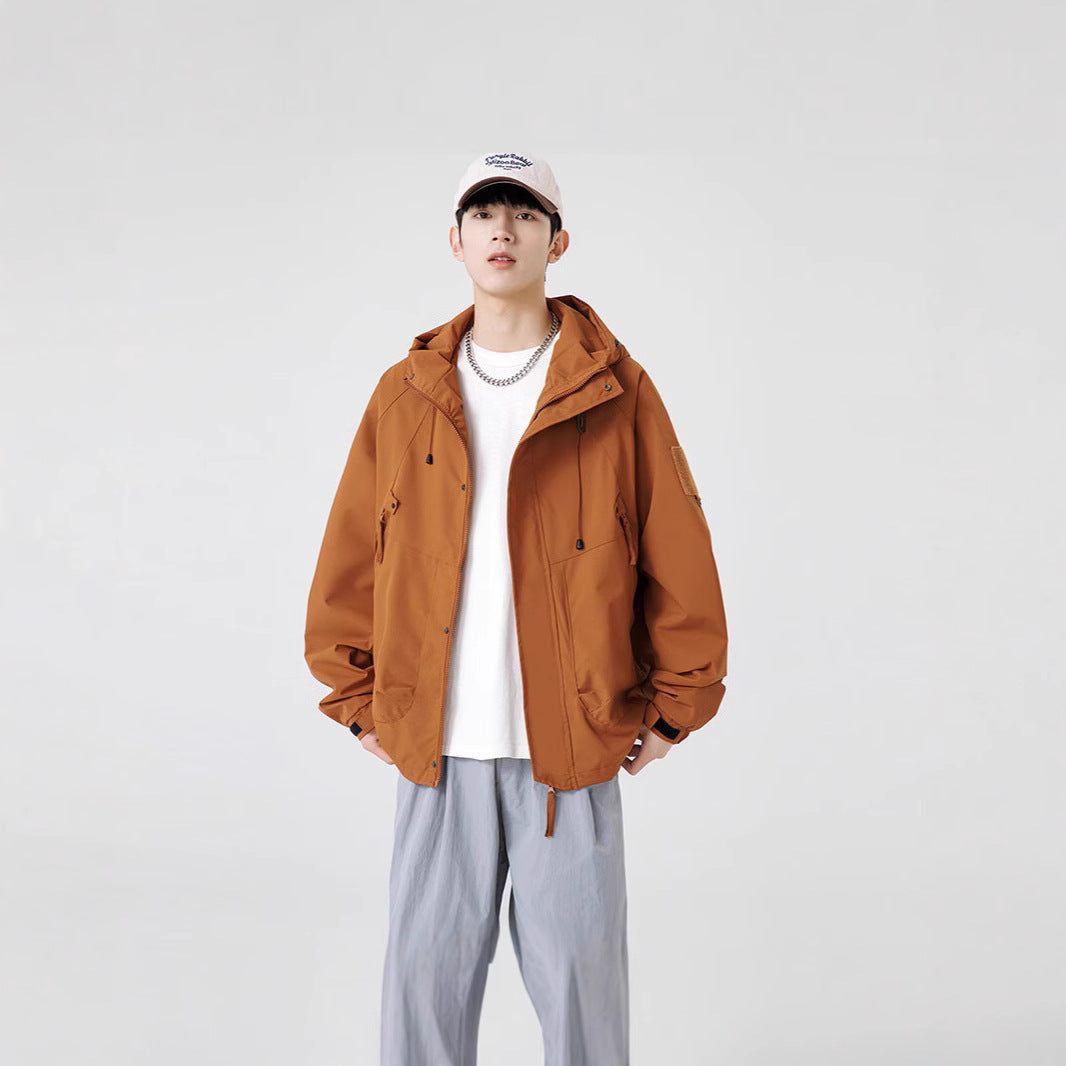 Herren Windbreaker-Jacke mit verstellbarem Kapuzenkragen und praktischen Taschen