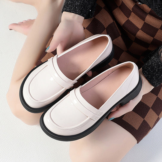 Damen Modische Slipper mit glänzender Oberfläche und blockiertem Absatz R&B