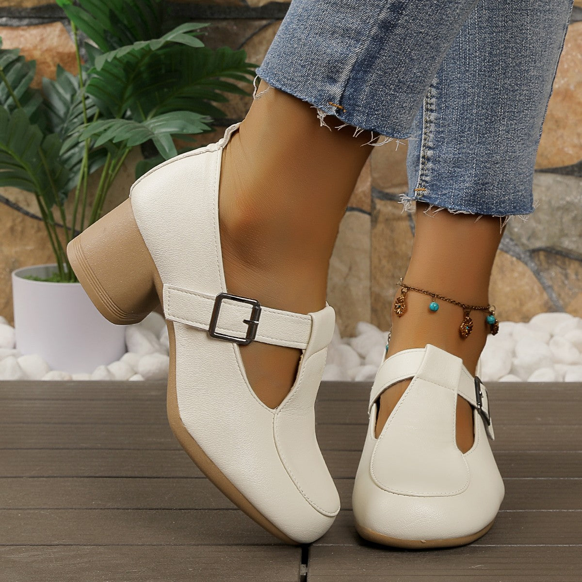 Damen elegante Absatzsandalen mit modischer Schnallenoptik R&B