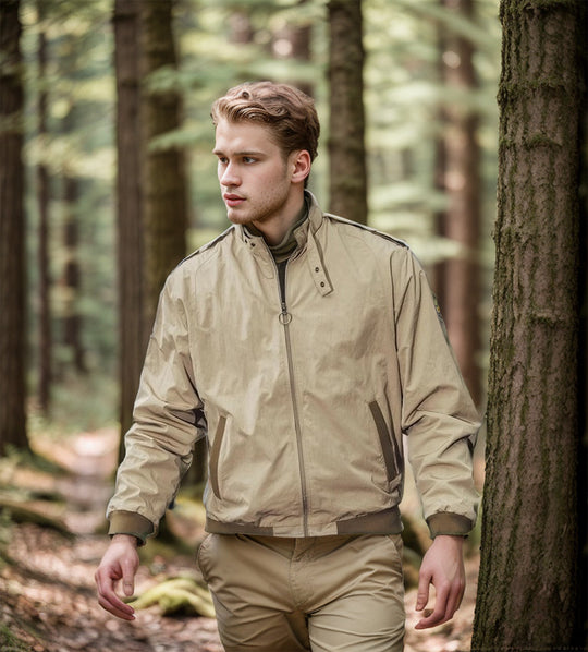 Herren leichte und funktionale Übergangsjacke mit hochschließendem Kragen R&B