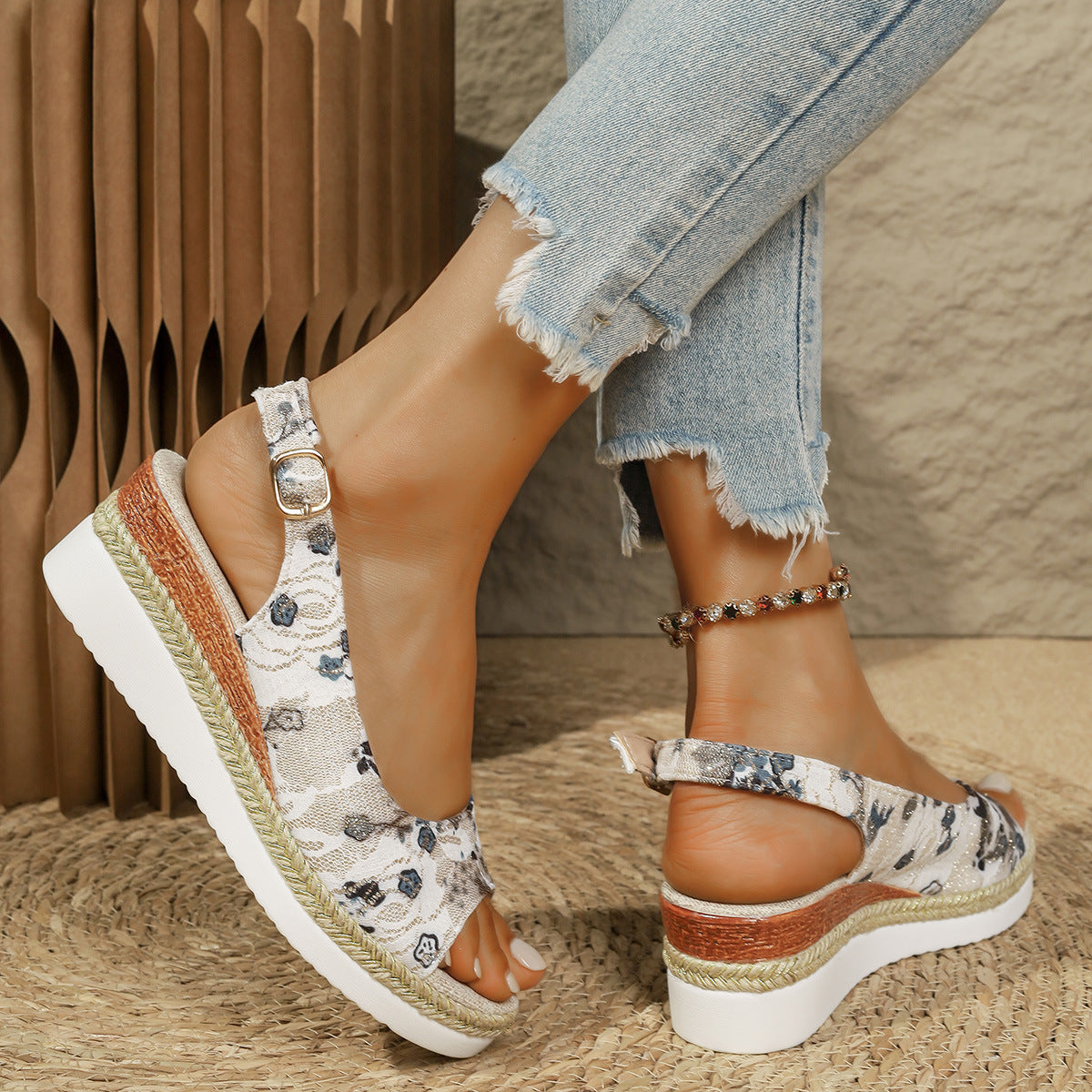 Damen Keilabsatzsandalen mit floralem Design R&B