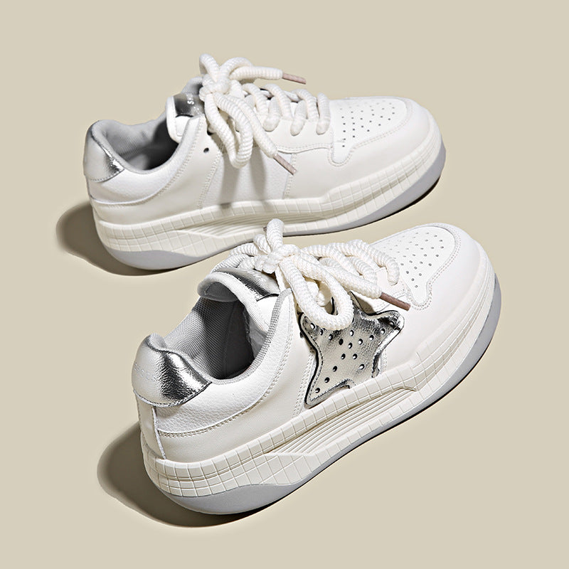 Damen Sneakers im stylischen Sportdesign mit atmungsaktiver Oberflächenstruktur und stabiler Sohle R&B